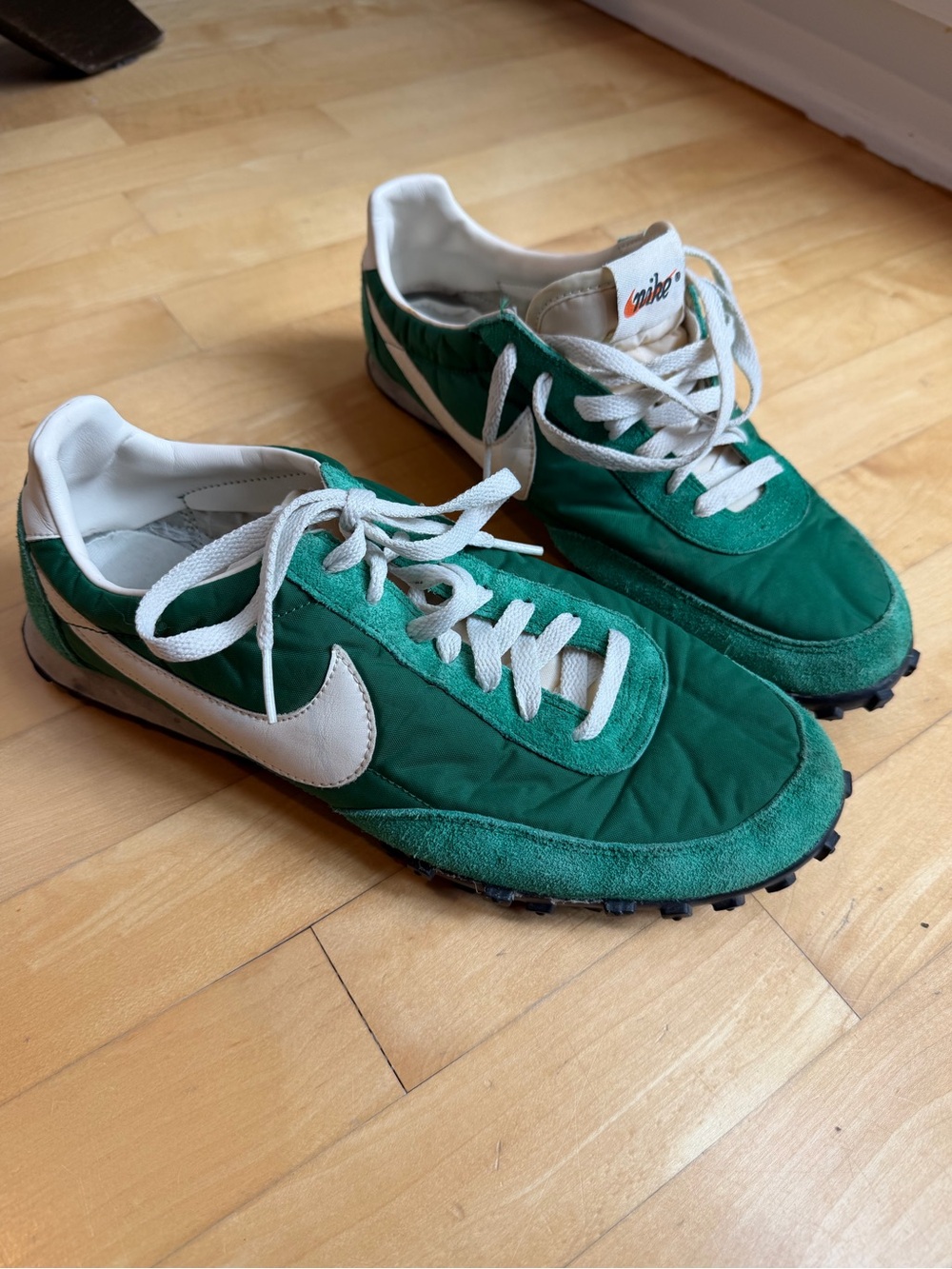 Nike Men’s Retro Runner in Green and White